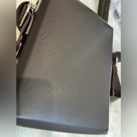 NEW ARRIVAL Louis Vuitton Bobby Shoulder Bag M46520 Monogram Glacé Crossbody - Picture 15 of 16